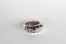 Sterling Silver Cast Ring with Floral Motif Design- Size 6