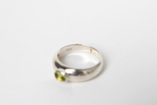 Sterling Silver with Oval Green Peridot Stone Ring- Size 7.75