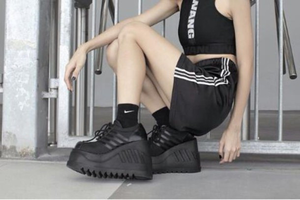 3 in platform sneakers