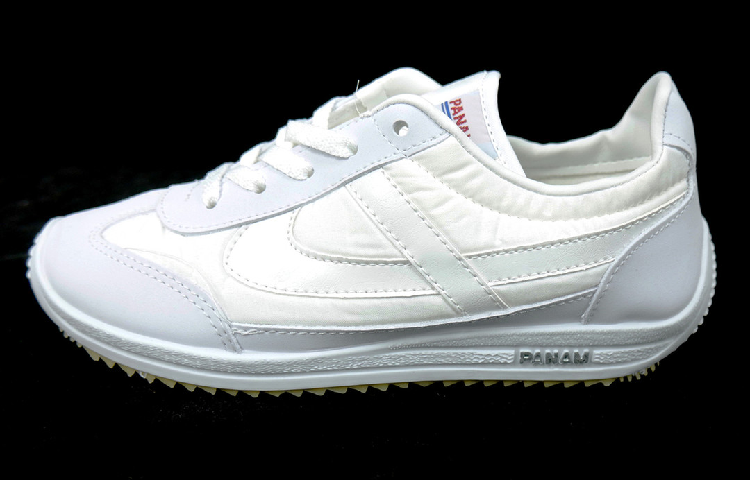 unisex white sneakers