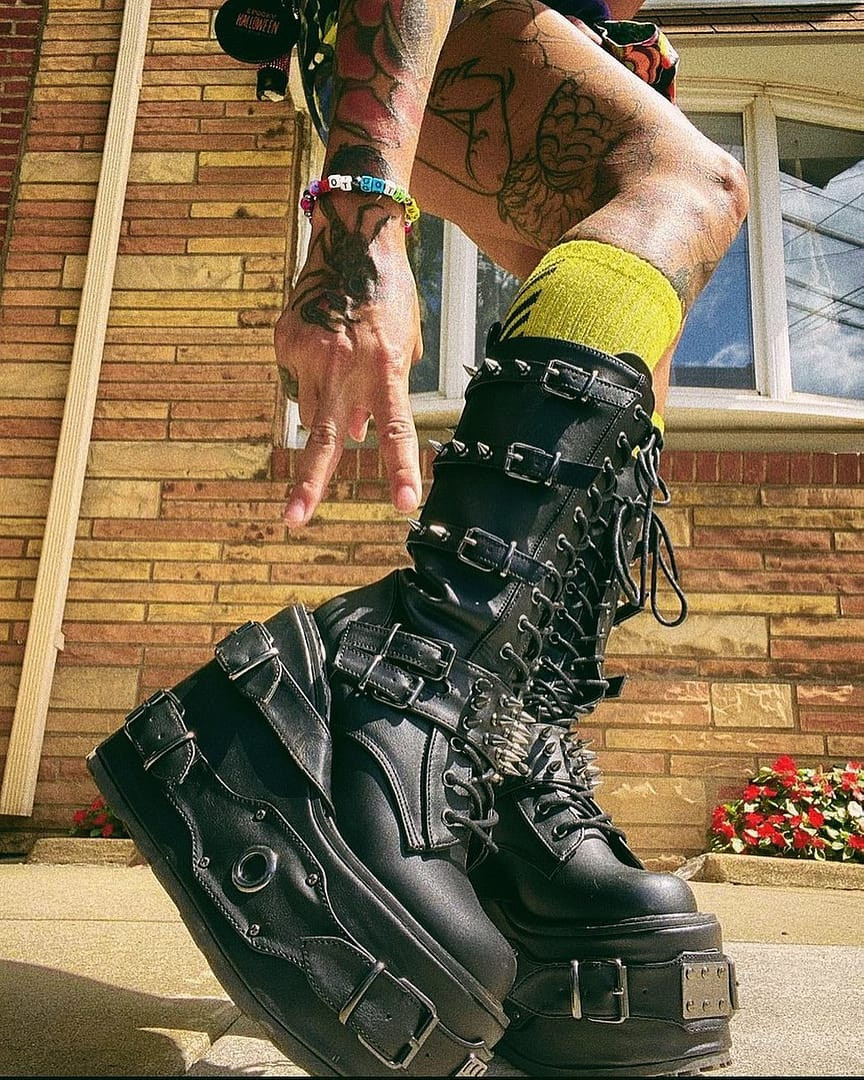 venom boots archive lgb 期間限定値下げ venom boots archive lgb 期間限定値下げ - メルカリ