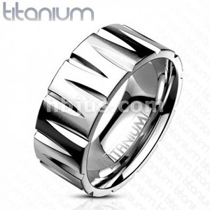 Carved Spears Faceted Ring Solid Titanium