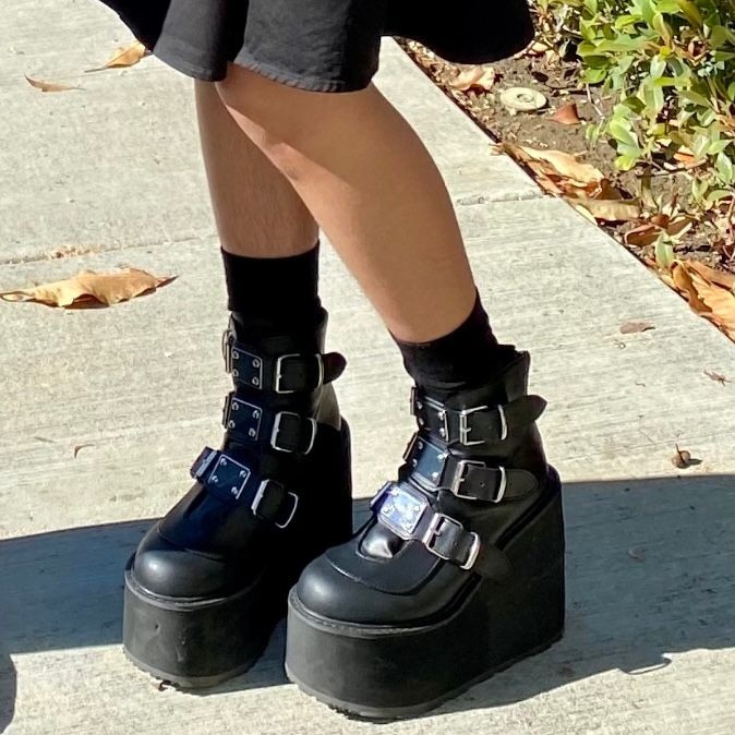 Boots Demonia Swing 105 Black Patent Buckle Demonia Swing Ankle