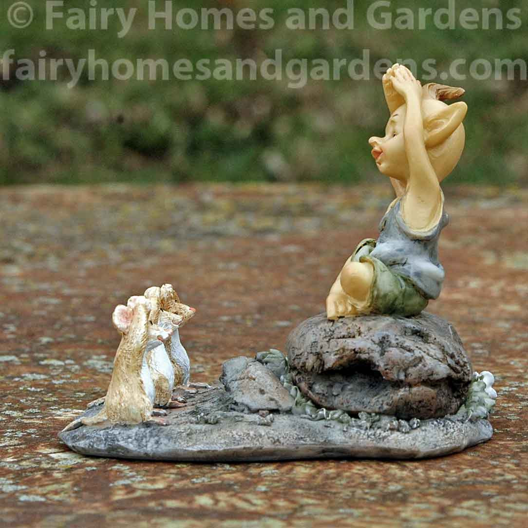 Pixie Leading Yoga Class TO 4897 Miniature Fairy Garden 