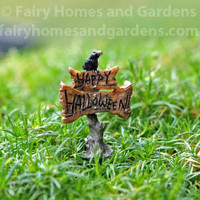 Itty Bitty Happy Halloween Sign with Crow