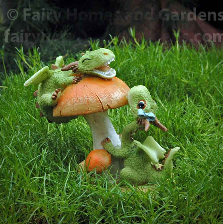 Top Collection Miniature Fairy Garden and Terrarium Mini Dragons Cuddling Figurine 