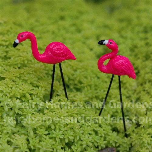 miniature pink flamingos lawn ornaments
