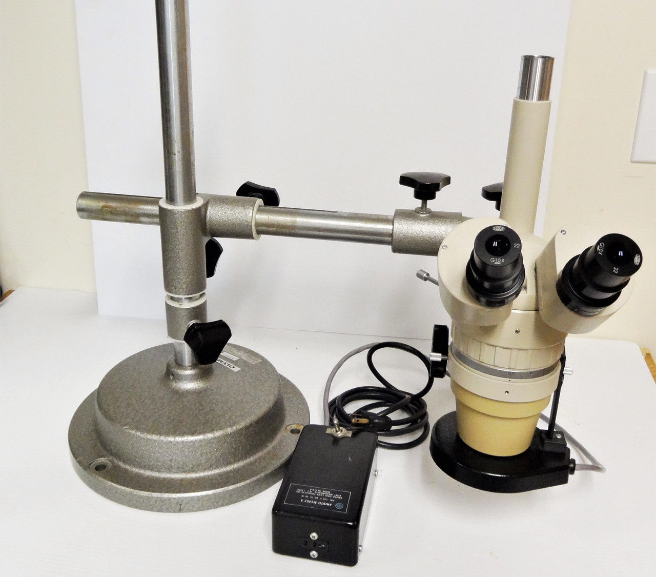 Olympus Trinocular Stereo Microscope on Boom Stand Laboratory Optical