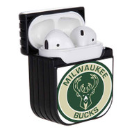 Onyourcases Milwaukee Bucks NBA Custom AirPods Case Cover Apple Awesome AirPods Gen 1 AirPods Gen 2 AirPods Pro Hard Skin Protective Cover Sublimation Cases