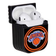 Onyourcases New York Knicks NBA Custom AirPods Case Cover Apple Awesome AirPods Gen 1 AirPods Gen 2 AirPods Pro Hard Skin Protective Cover Sublimation Cases