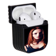 Onyourcases Sophie Turner Custom AirPods Case Cover Apple AirPods Gen 1 AirPods Gen 2 AirPods Pro Hard Skin Awesome Protective Cover Sublimation Cases