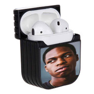 Onyourcases Daniel Caesar Custom AirPods Case Cover New Apple AirPods Gen 1 AirPods Gen 2 AirPods Pro Hard Skin Protective Cover Sublimation Cases