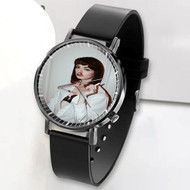 Onyourcases Mia Wallace Custom Watch Awesome Unisex Black Classic Plastic Quartz Watch for Men Women Top Brand Premium with Gift Box Watches