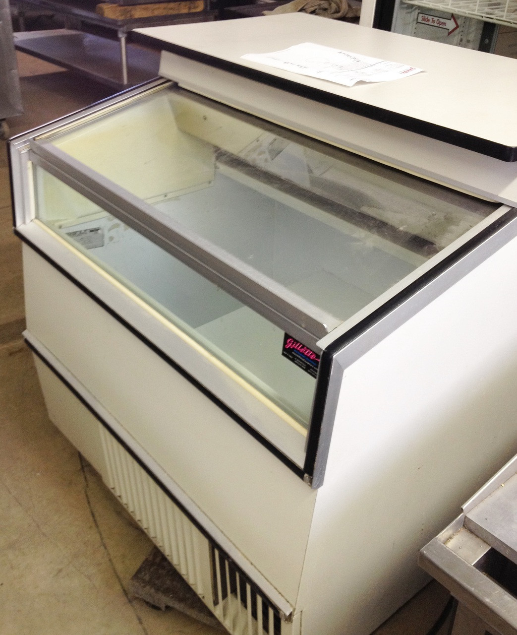 MASTERBILT FREEZER MERCHANDISER