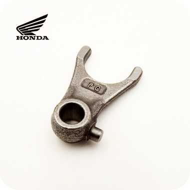 GENUINE HONDA FORK, CENTER GEARSHIFT (24212-K26-G00)