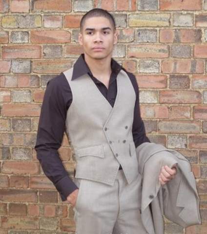 gymnast-louis-smith-in-1970s-suit-480.jpg