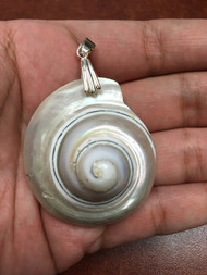 Pearl White Turbo Shell Head Black Back Pendant