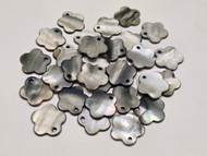 100 Pcs Dyed Black Flower Blank Shell Charms 3/4"
