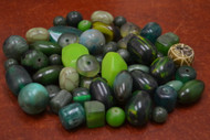 200 Pcs Assort Green Resin Plastic Beads 1/2" - 1 1/4"