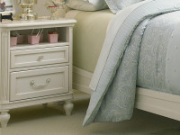 Arianna Nightstand