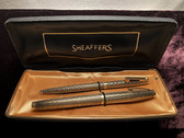 SHEAFFER IMPERIAL GOLD PLATED DIAMOND PATTERN FOUNTAIN PEN & PENCIL SET IN BOX