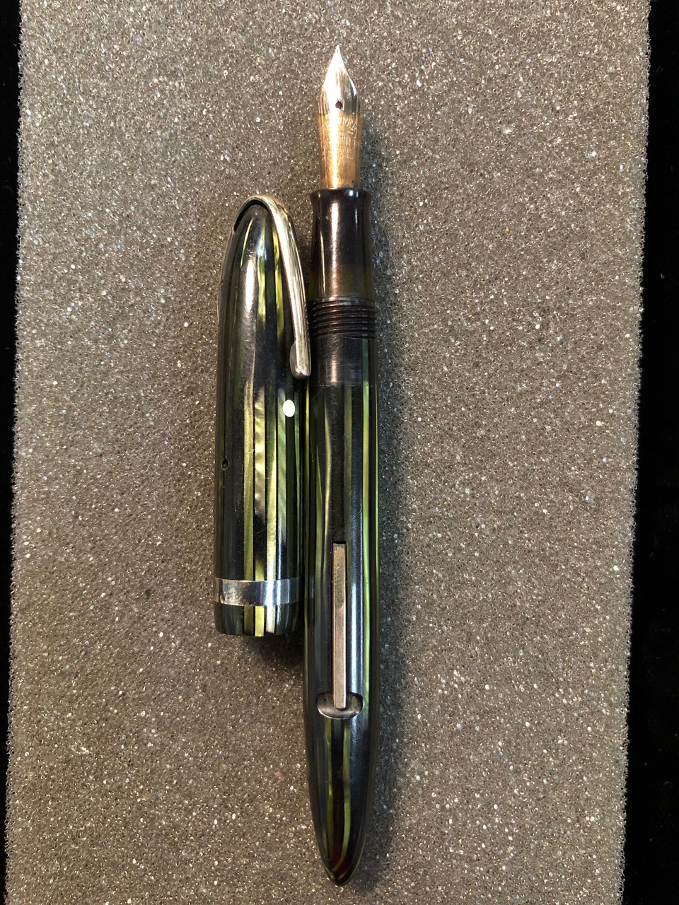 SHEAFFER LIFETIME 875 GREEN STRIATED FOUNTAIN PEN