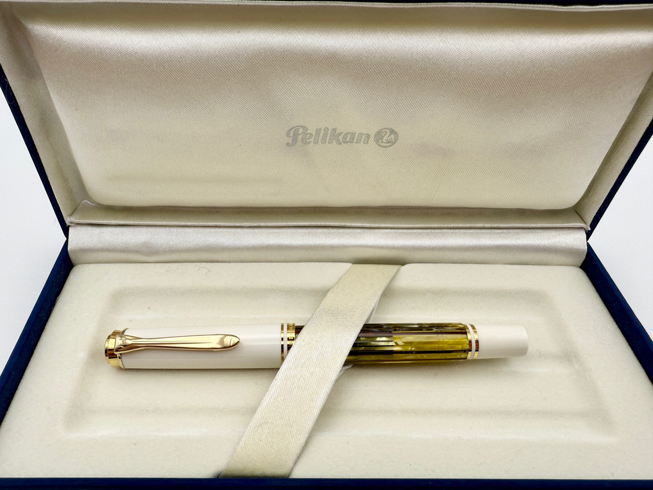 PELIKAN SOUVERAN M400 WHITE TORTOISESHELL FOUNTAIN PEN F 14K