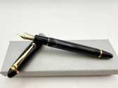 PILOT CUSTOM 823 SMOKE BLACK VAC FILL FOUNTAIN PEN M 14K